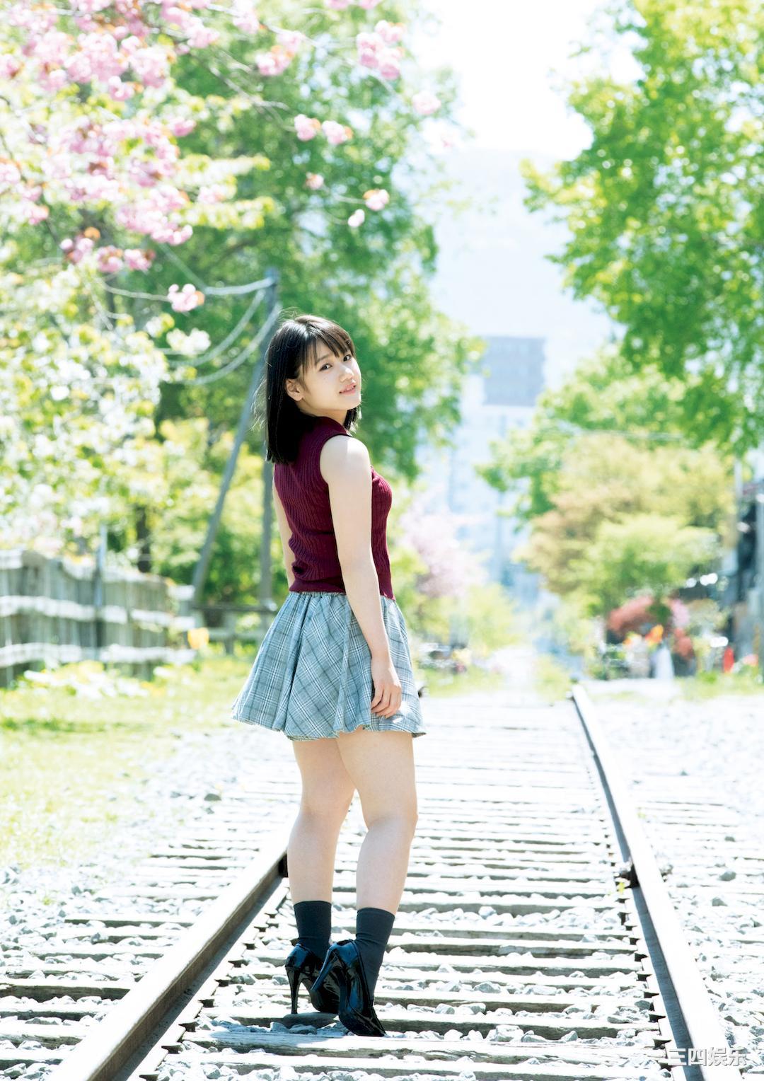 横山玲奈写真集《REINA is eighteen ～N to S～》高清全本