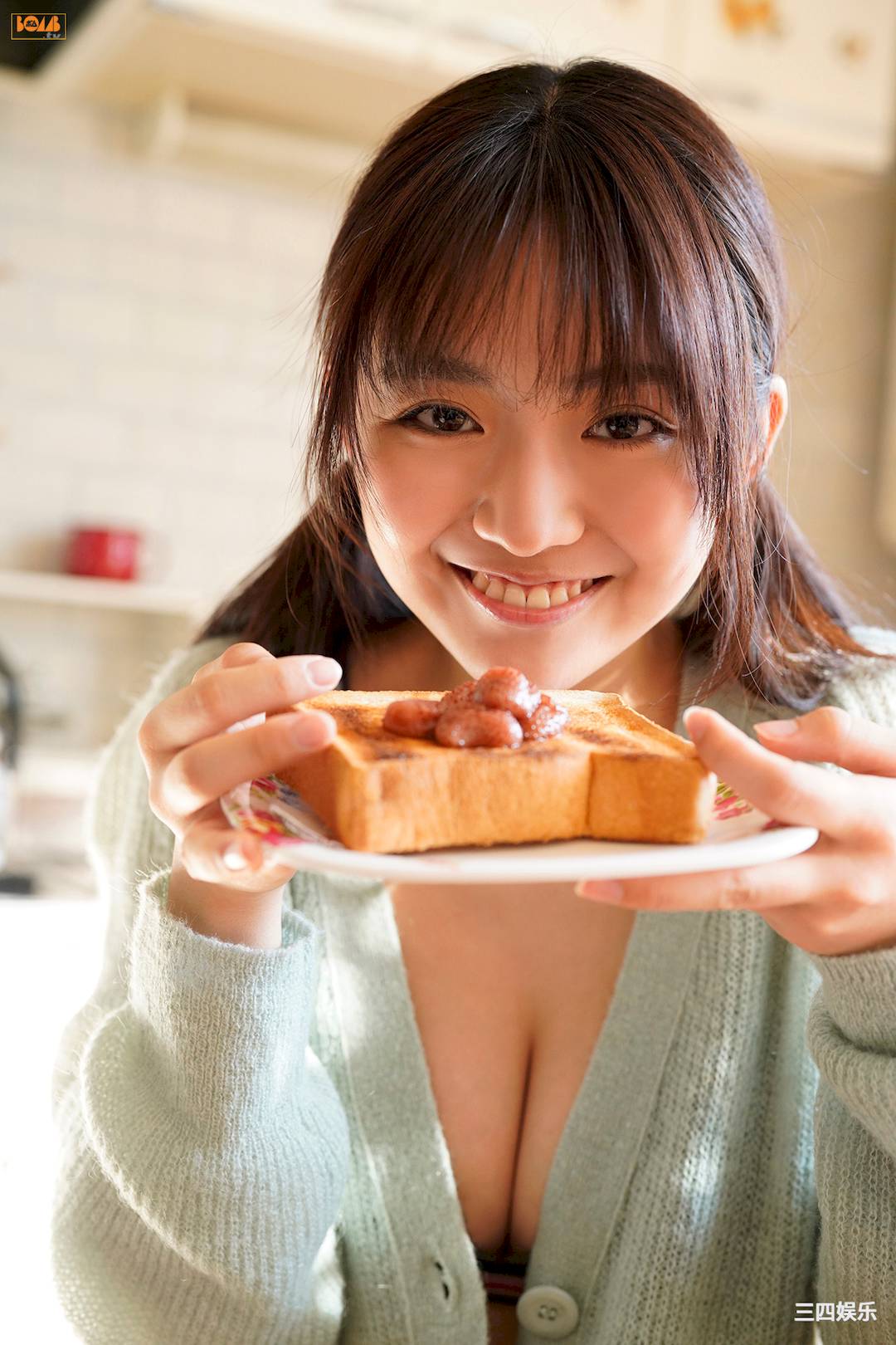 丰田露娜写真集《[BOMB.tv] 2023.03 Toyoda Runa》高清全本