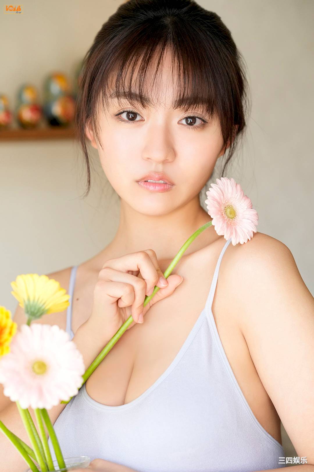 丰田露娜写真集《[BOMB.tv] 2023.03 Toyoda Runa》高清全本