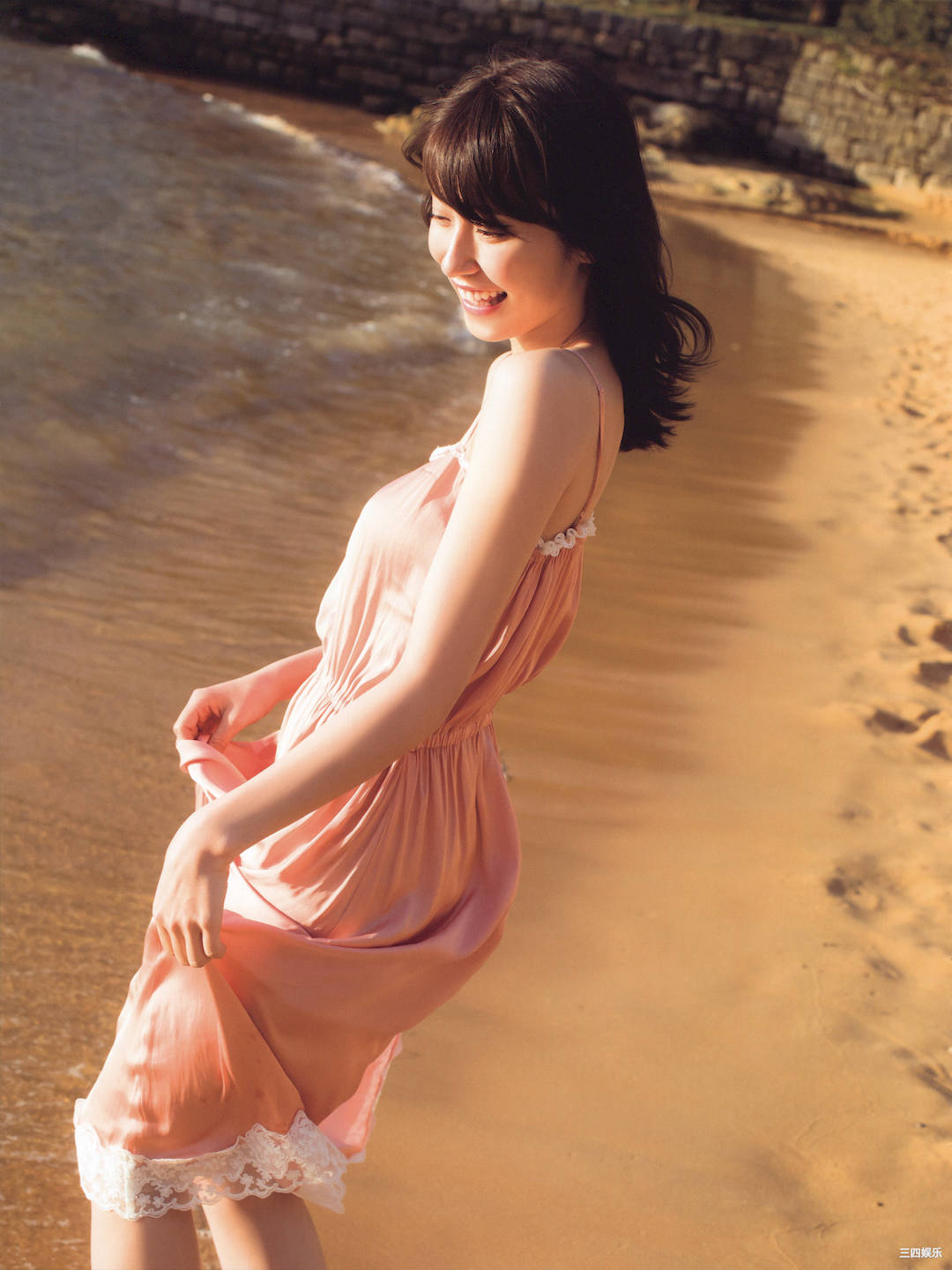 卫藤美彩写真集《話を聞こうか。》高清全本