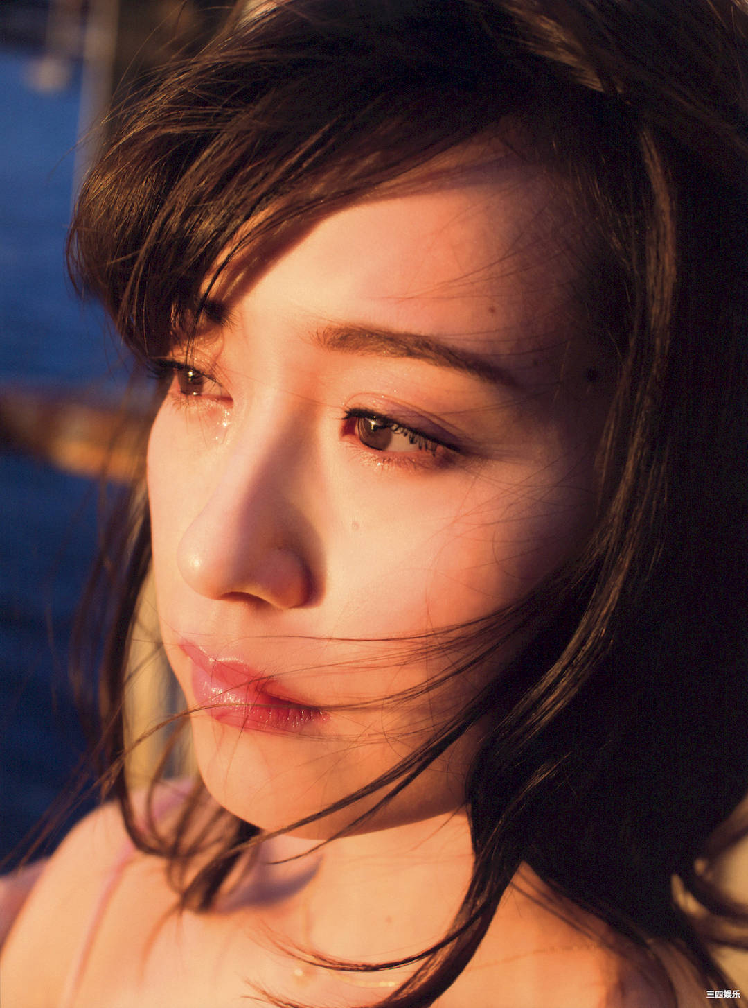 卫藤美彩写真集《話を聞こうか。》高清全本