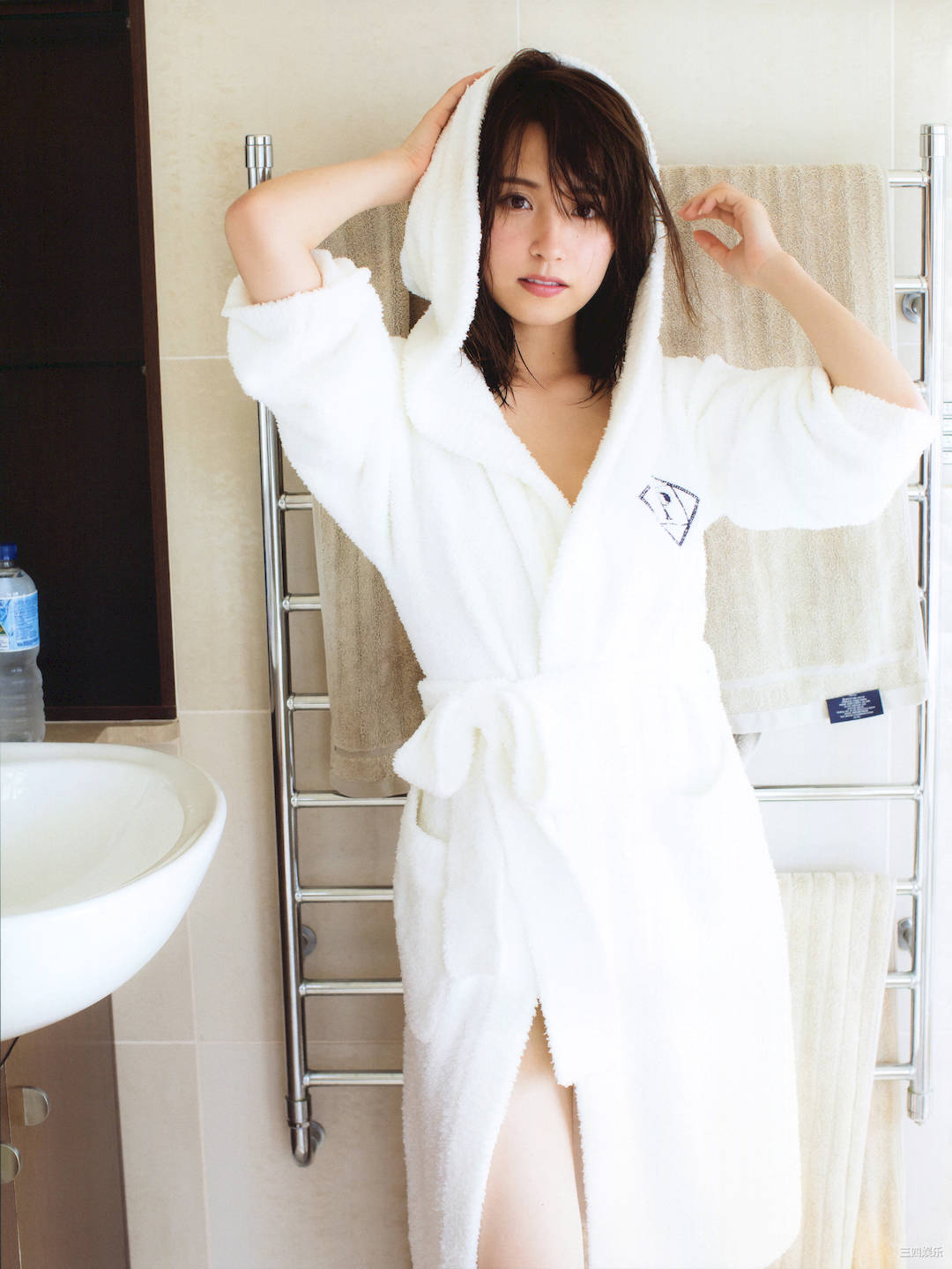 卫藤美彩写真集《話を聞こうか。》高清全本