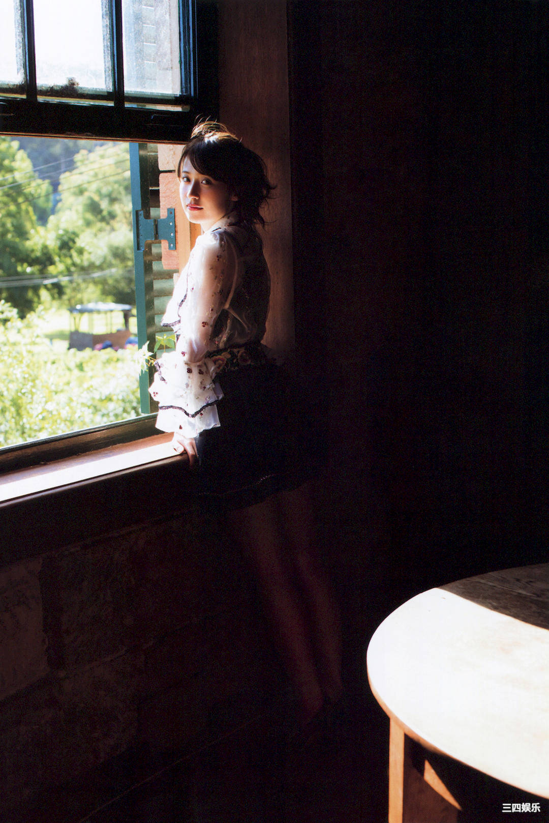 卫藤美彩写真集《話を聞こうか。》高清全本