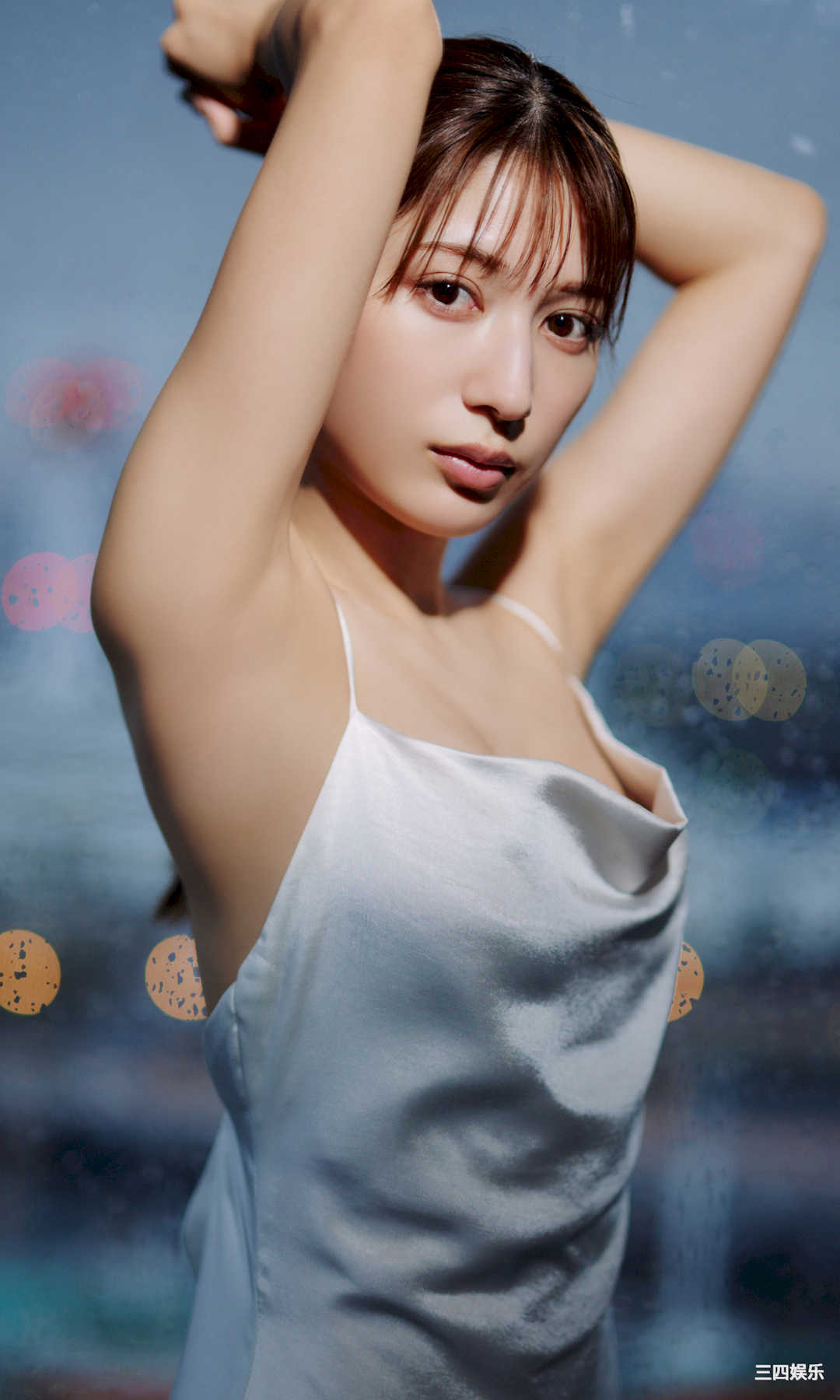 雪平莉左写真集《凜として、純白。》高清全本