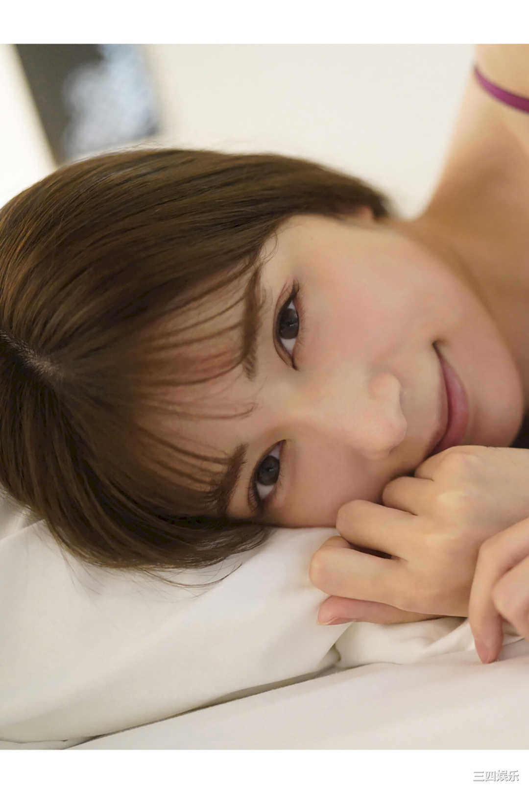 雪平莉左写真集《ゆらめき》高清全本