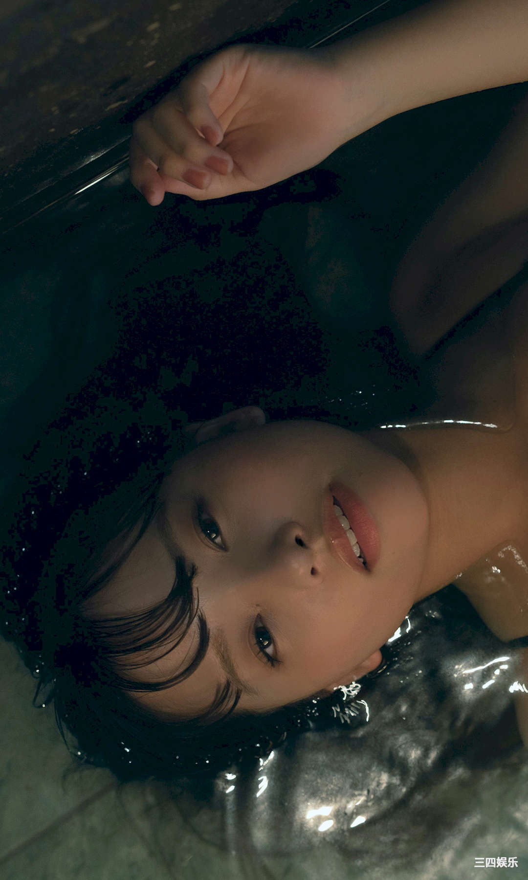 本乡柚巴写真集《大人ゆずはじめました》高清全本