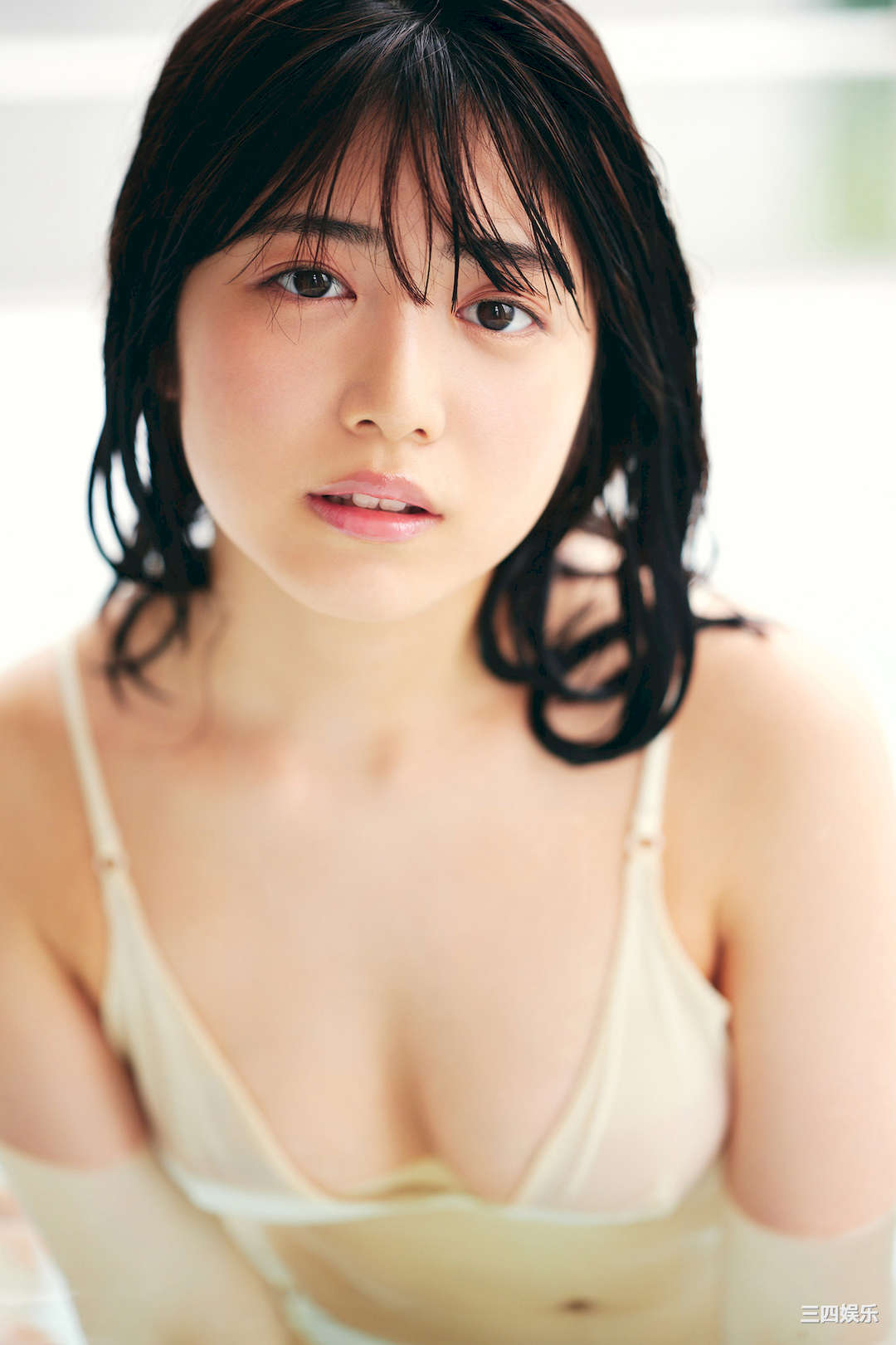 吉田莉樱写真集《オトナの色香ｖｏｌ．１》高清全本