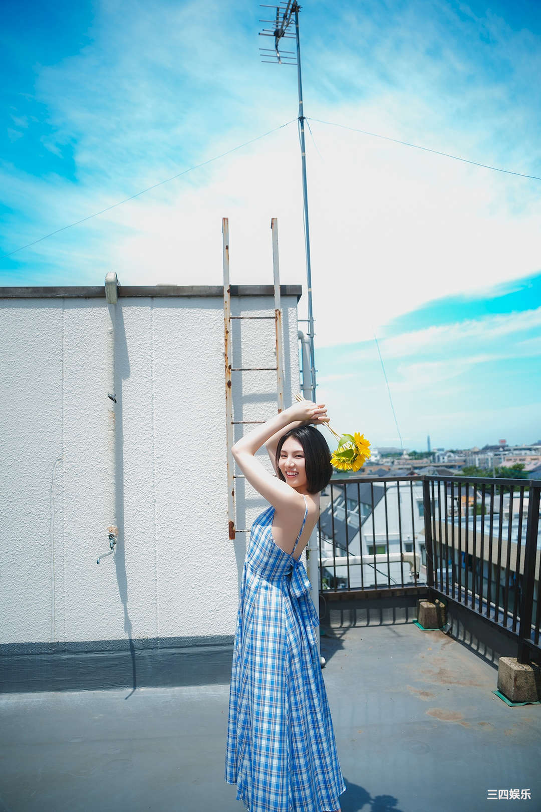 相乐伊织写真集《夏の部屋で、伊織と。》高清全本