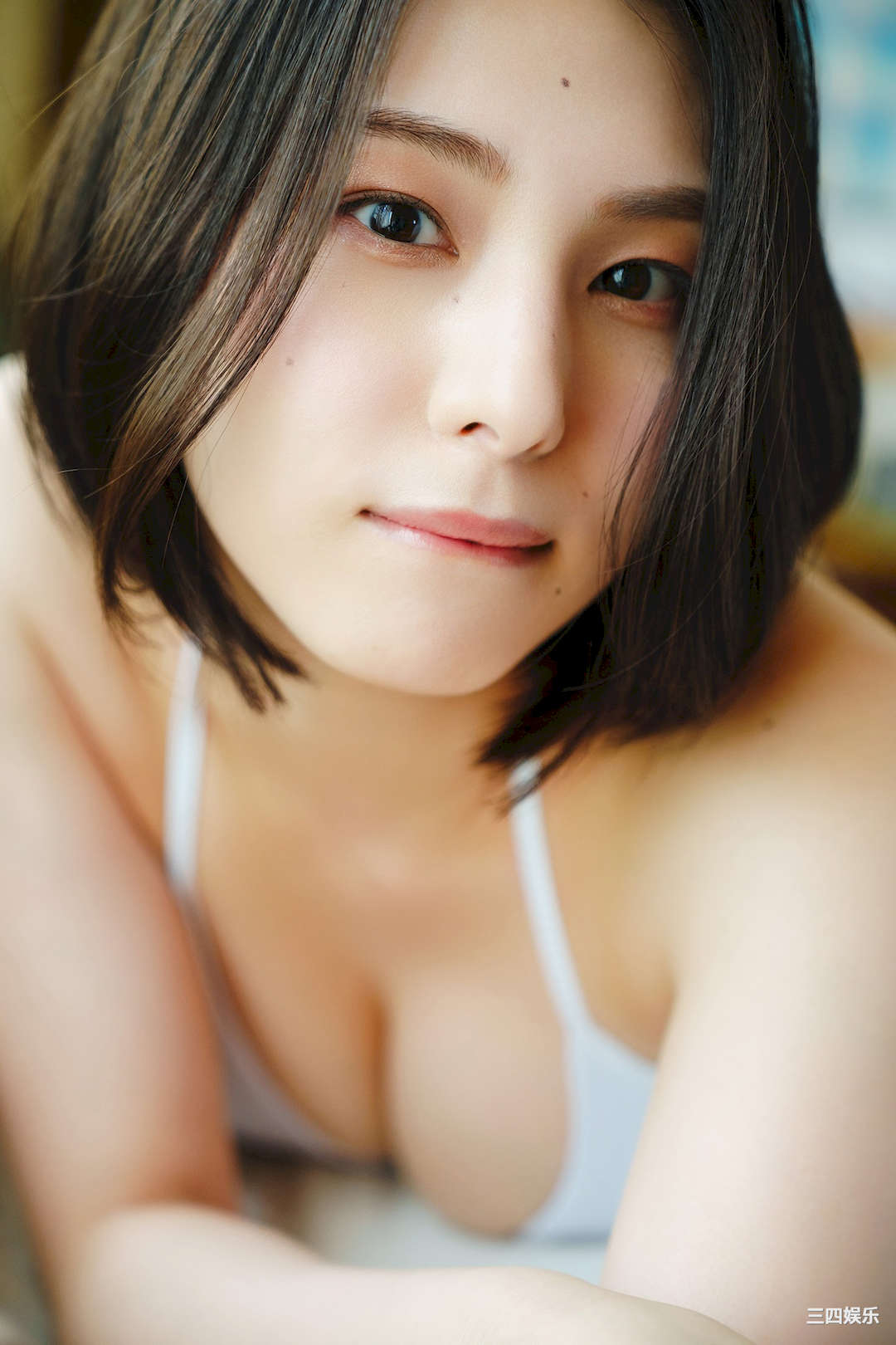 相乐伊织写真集《夏の部屋で、伊織と。》高清全本