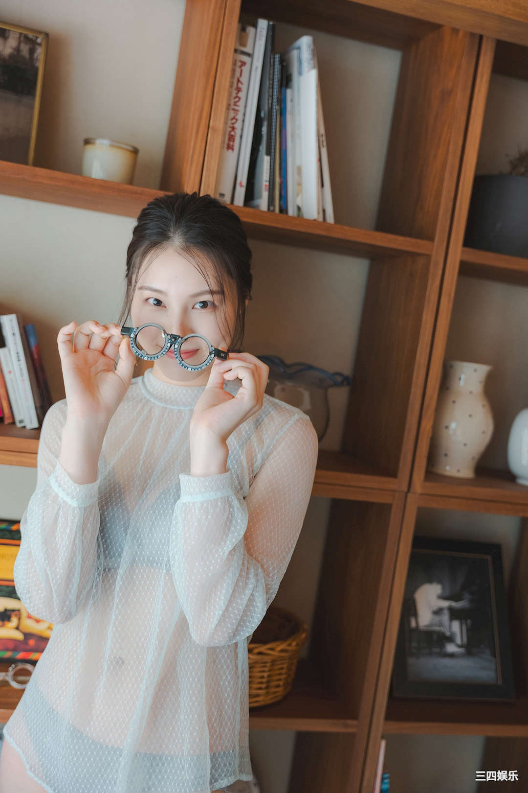 相乐伊织写真集《夏の部屋で、伊織と。》高清全本