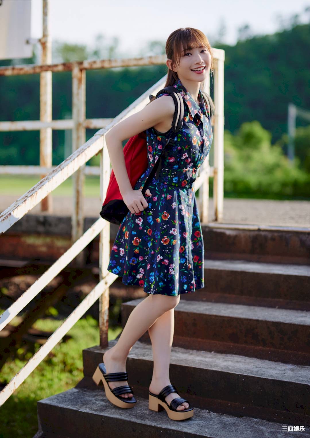 青山渚写真集《『彼女にしたい声優』と一泊温泉旅行》高清全本