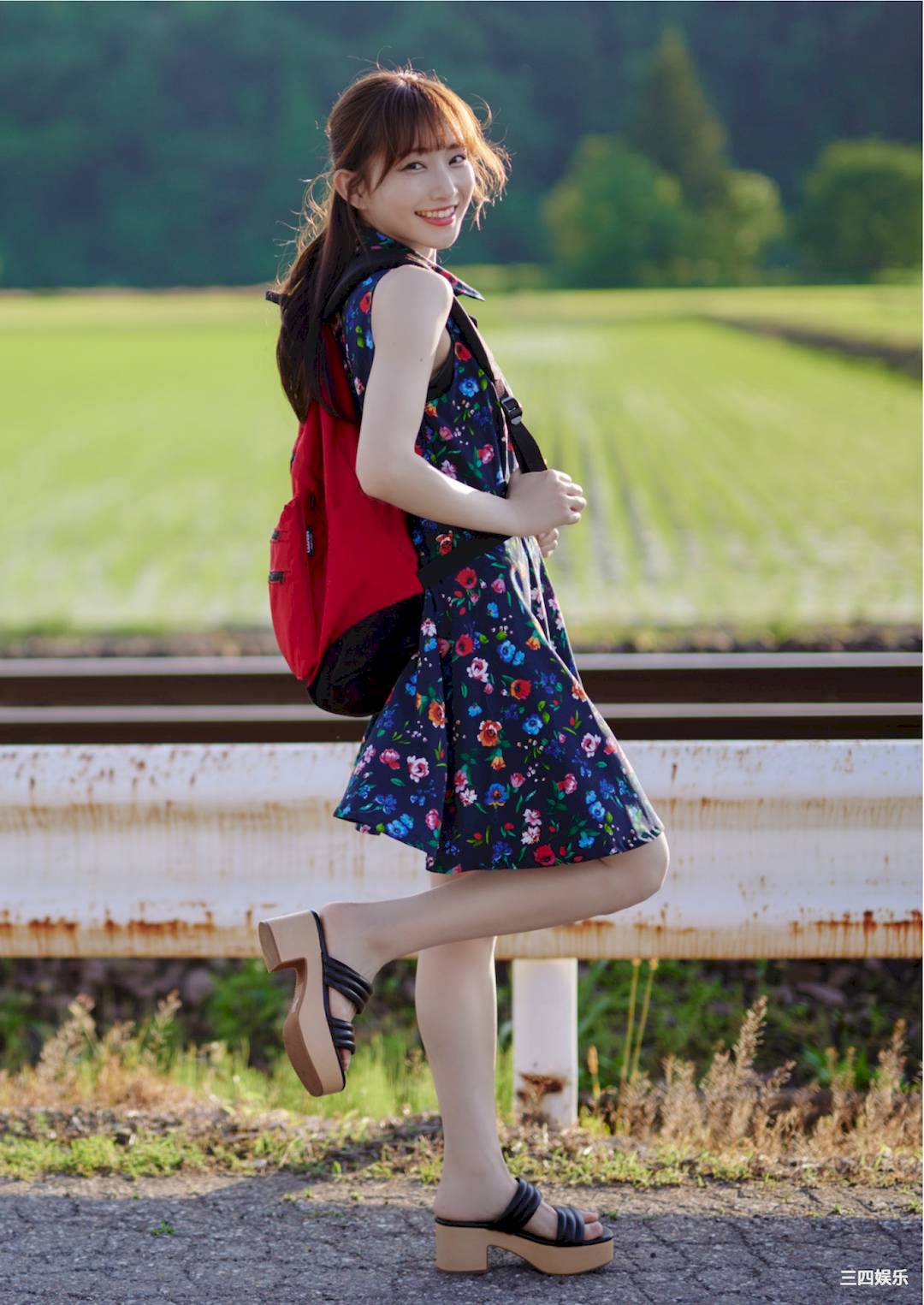 青山渚写真集《『彼女にしたい声優』と一泊温泉旅行》高清全本