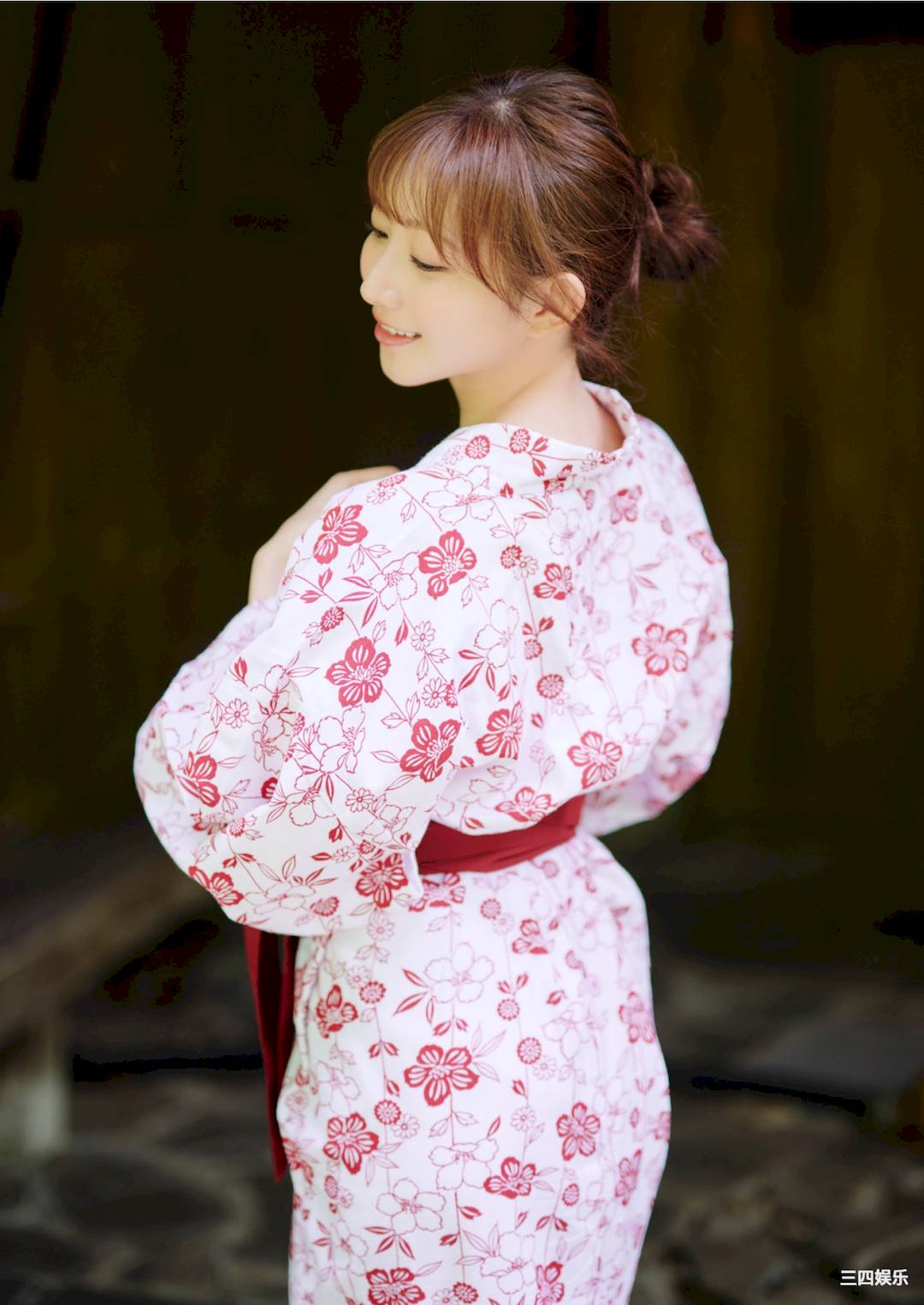 青山渚写真集《『彼女にしたい声優』と一泊温泉旅行》高清全本