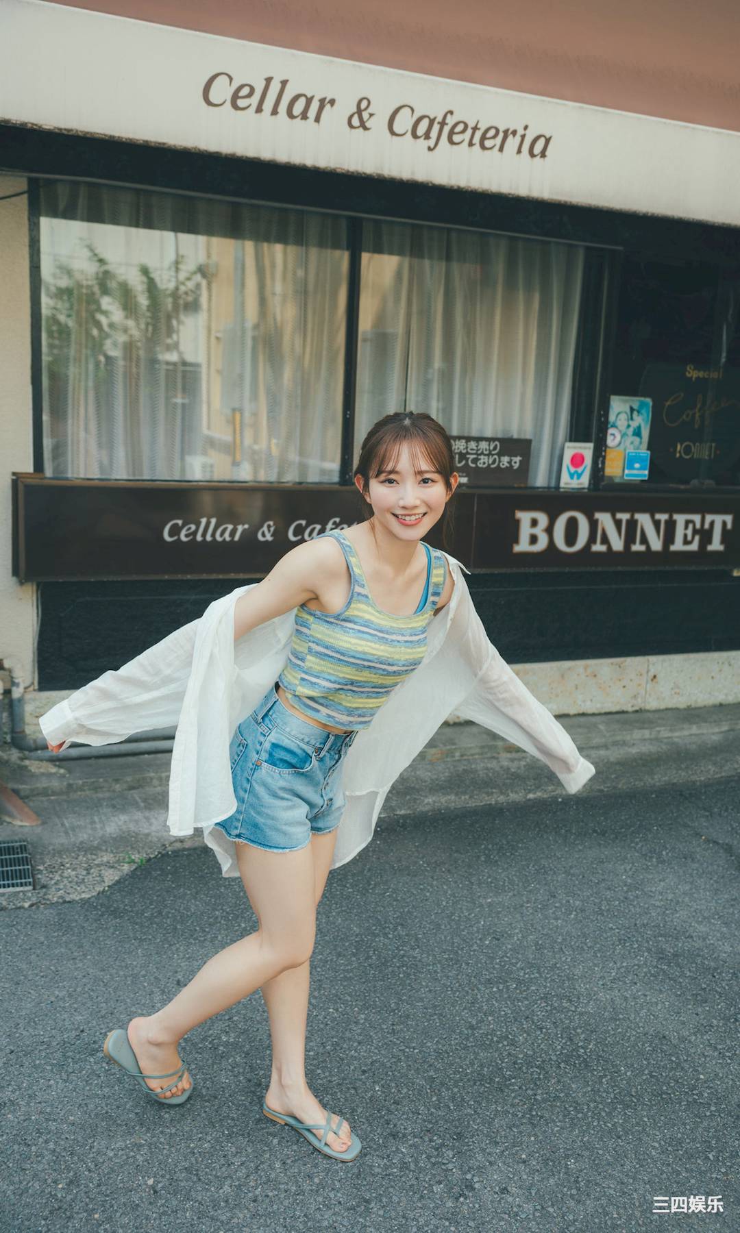 青山渚写真集《夏休みは終わらない。》高清全本