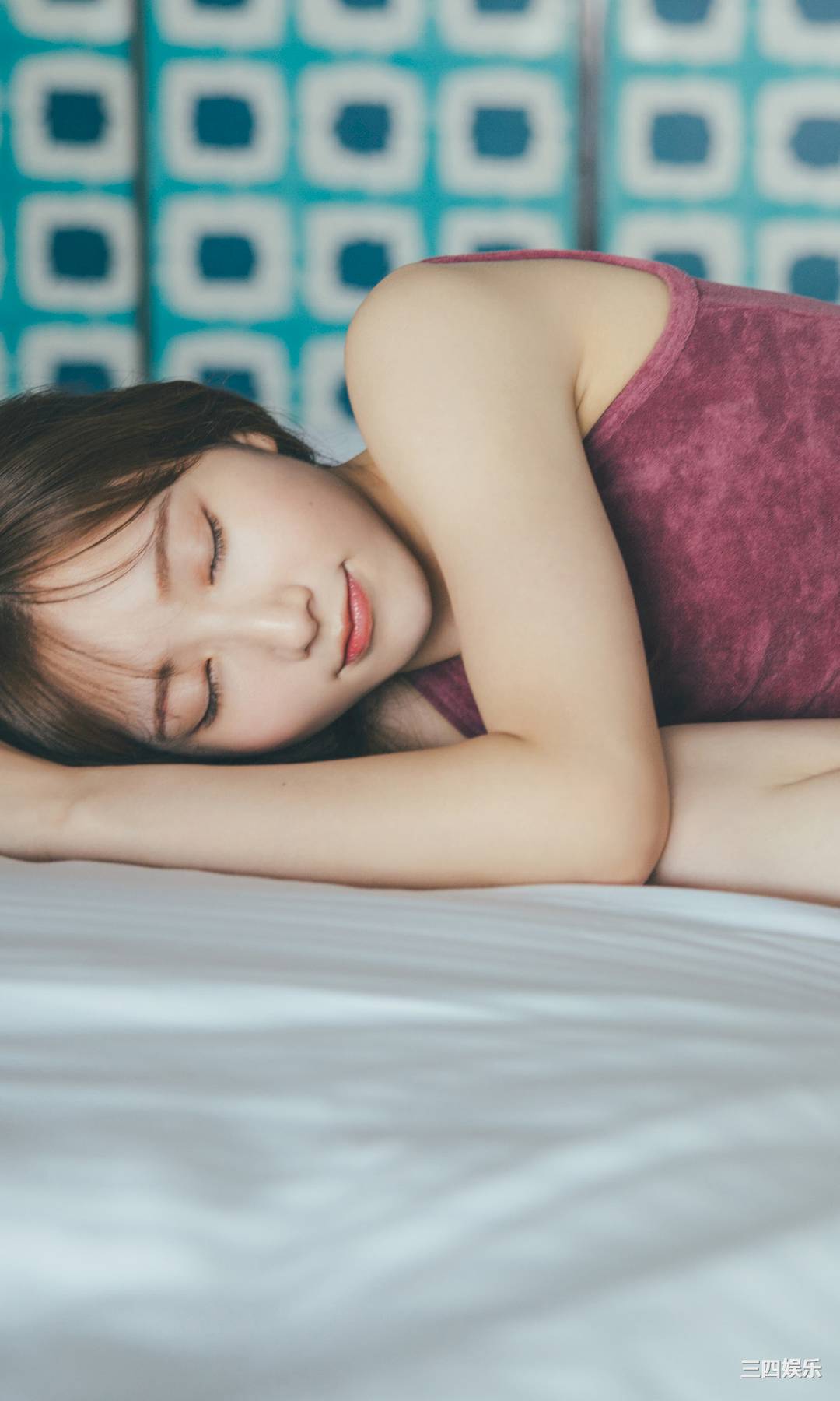 青山渚写真集《夏休みは終わらない。》高清全本