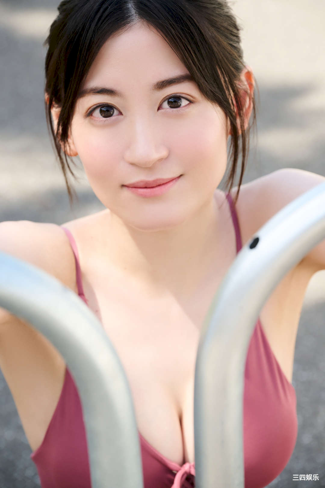 上西惠写真集《太陽はキミのもの　ｖｏｌ．１ – ｖｏｌ．3》高清全本