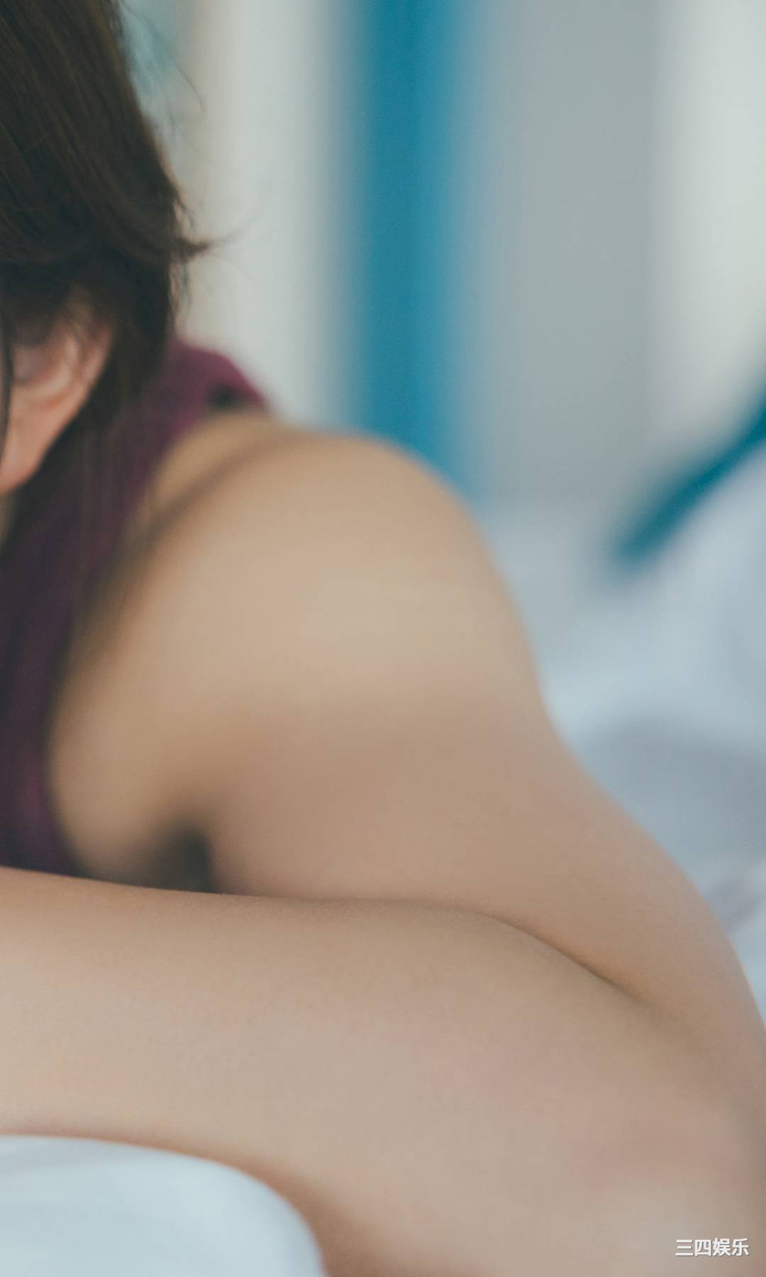 青山渚写真集《夏休みは終わらない。》高清全本