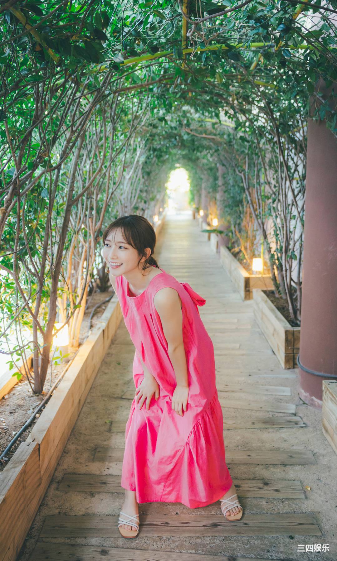 青山渚写真集《夏休みは終わらない。》高清全本