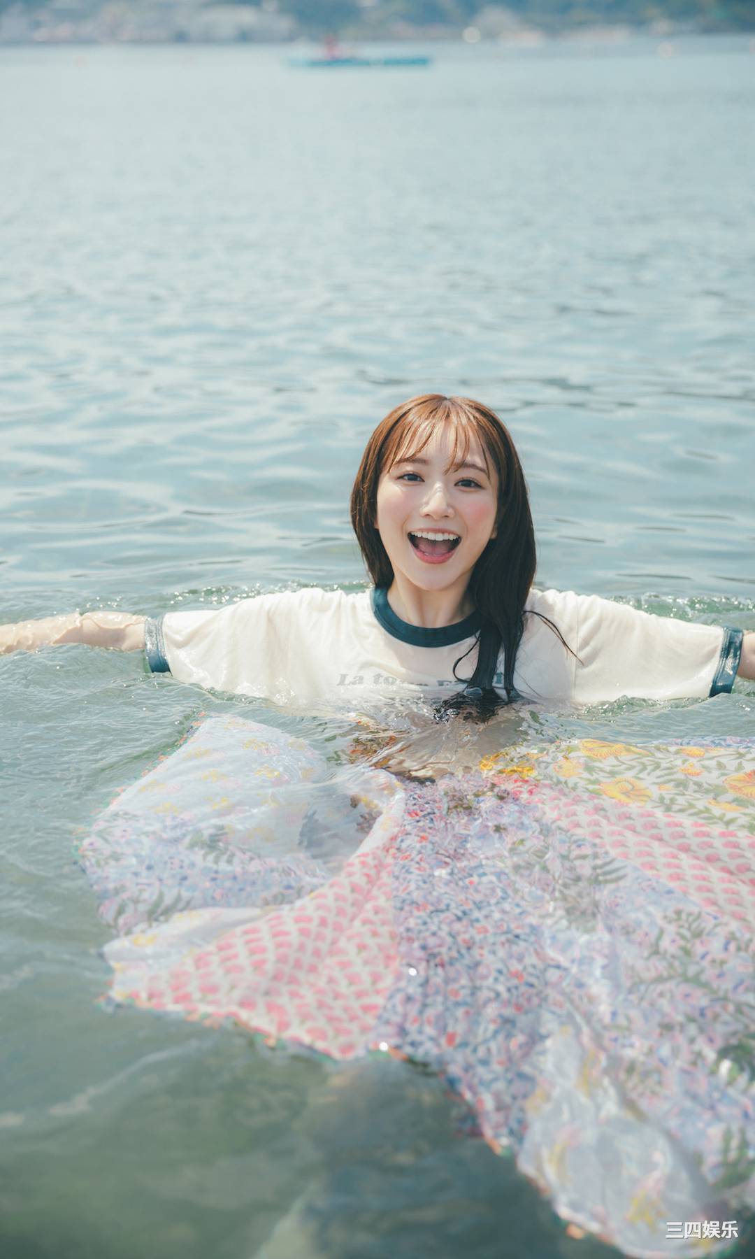 青山渚写真集《夏休みは終わらない。》高清全本