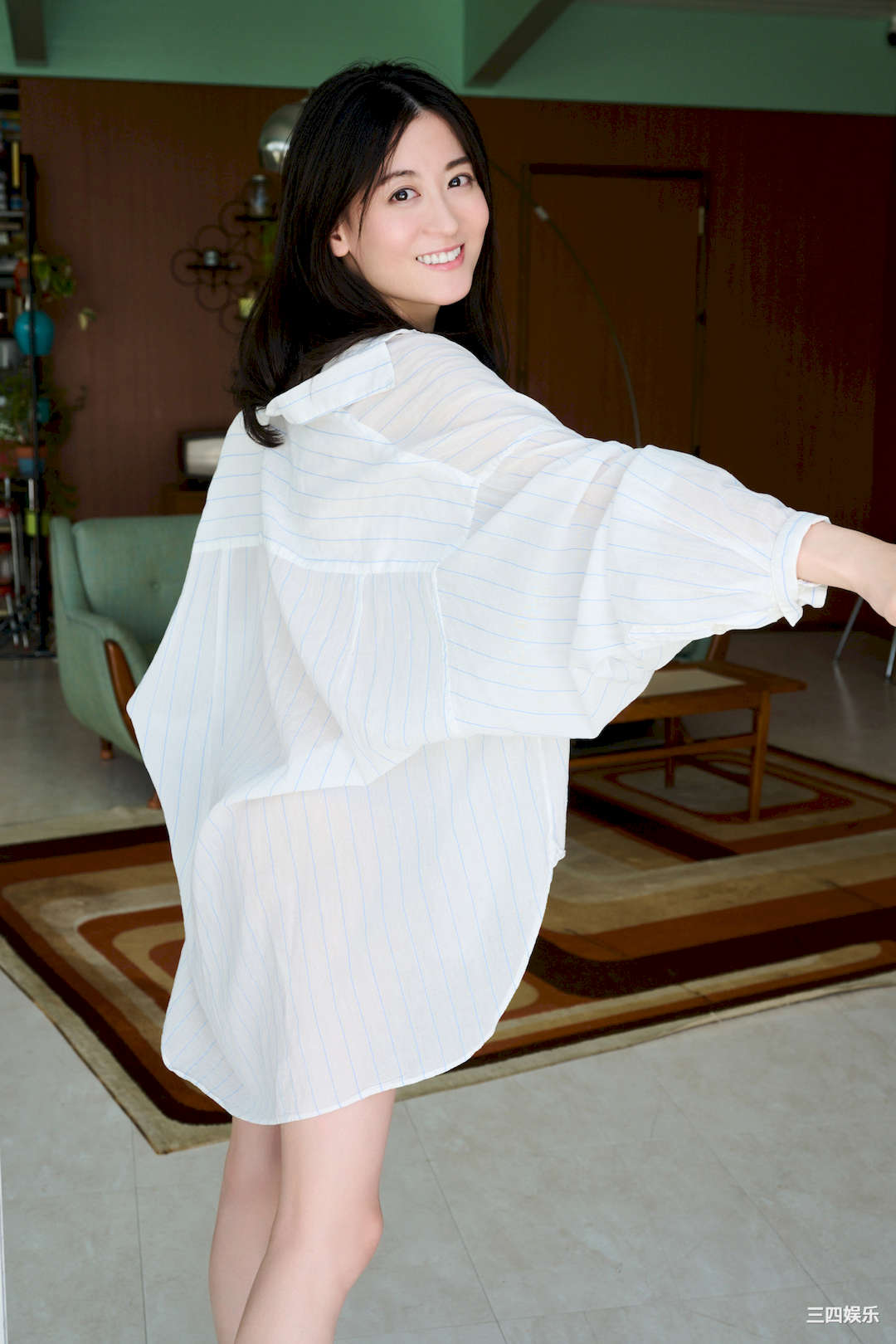 上西惠写真集《太陽はキミのもの　ｖｏｌ．１ – ｖｏｌ．3》高清全本