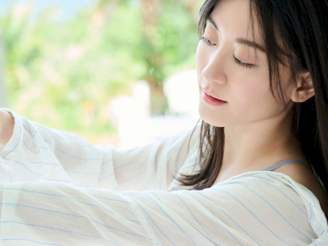 上西惠写真集《太陽はキミのもの　ｖｏｌ．１ – ｖｏｌ．3》高清全本