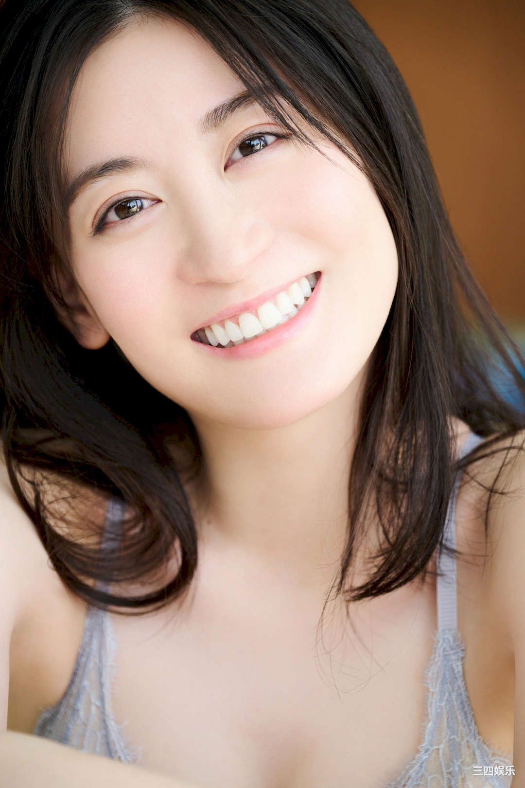 上西惠写真集《太陽はキミのもの　ｖｏｌ．１ – ｖｏｌ．3》高清全本