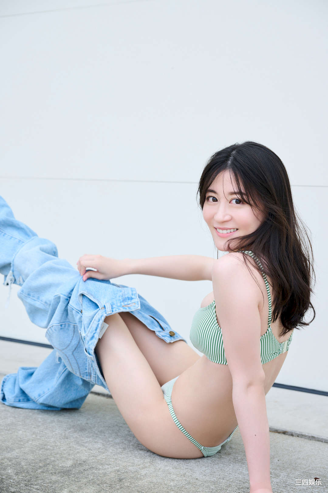 上西惠写真集《太陽はキミのもの　ｖｏｌ．１ – ｖｏｌ．3》高清全本