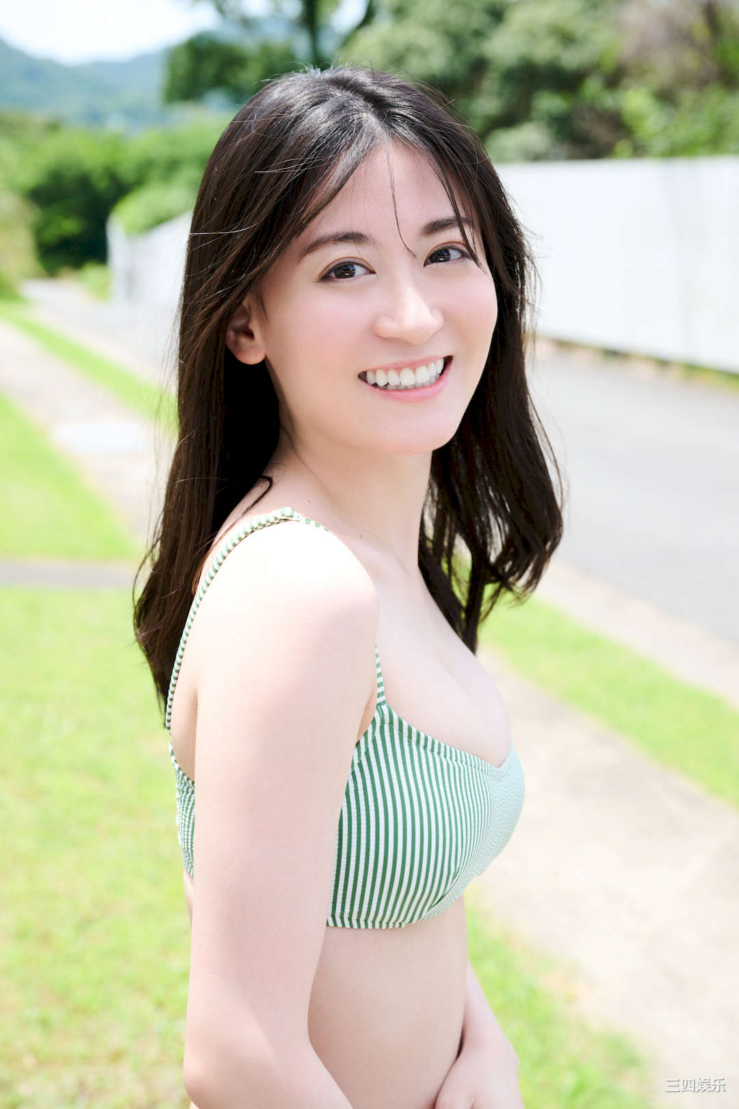 上西惠写真集《太陽はキミのもの　ｖｏｌ．１ – ｖｏｌ．3》高清全本