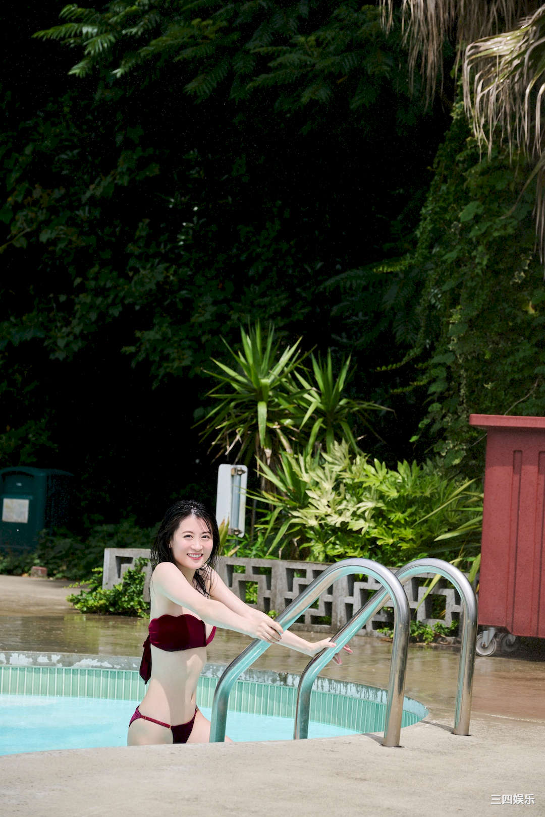 上西惠写真集《太陽はキミのもの　ｖｏｌ．１ – ｖｏｌ．3》高清全本