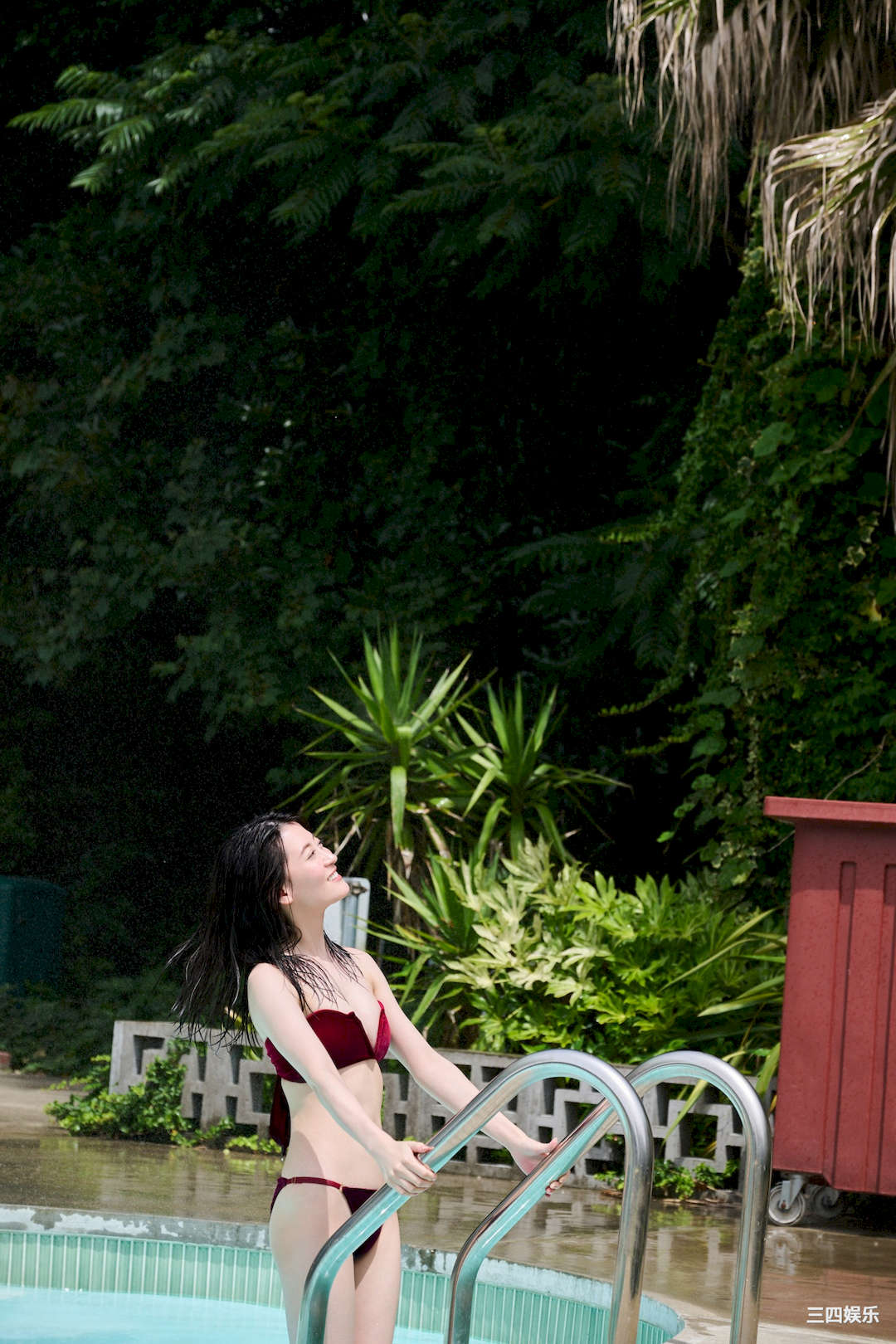 上西惠写真集《太陽はキミのもの　ｖｏｌ．１ – ｖｏｌ．3》高清全本