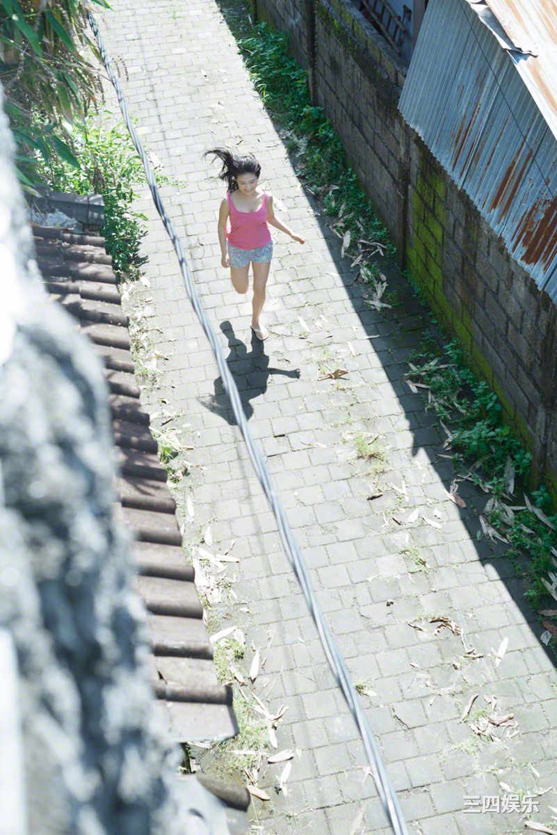 星名美津纪写真集《[Wanibooks] No.121 Mizuki Hosina 星名美津紀》高清全本