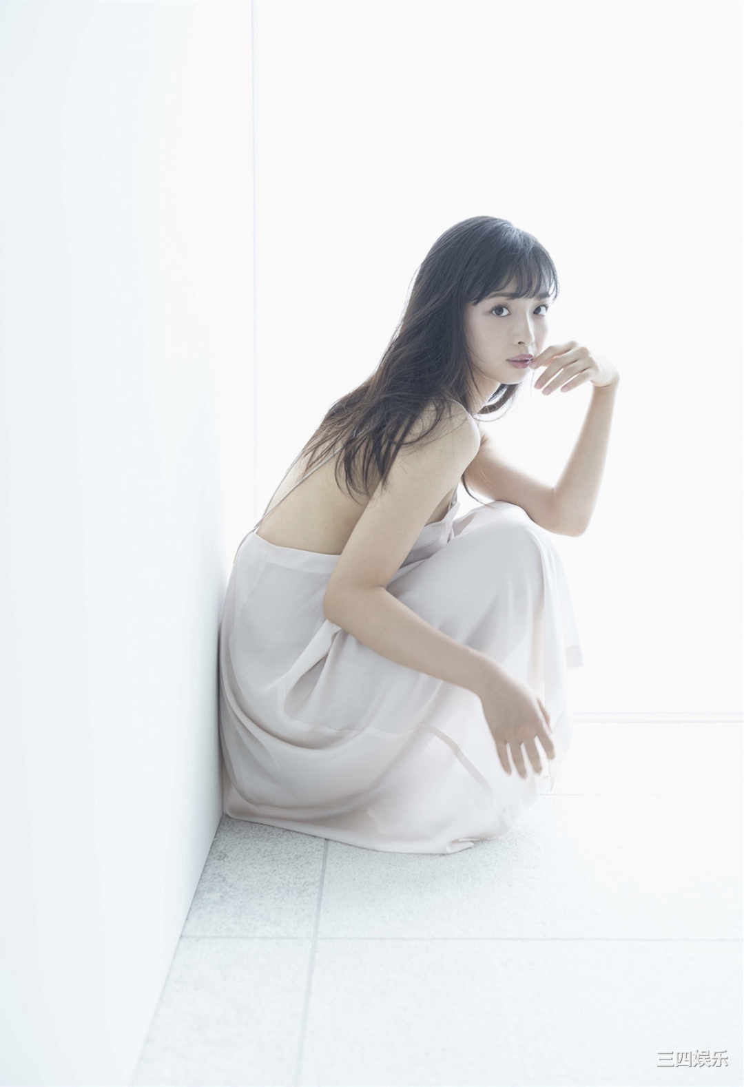 华村飞鸟写真集《ビキニでシャワー》高清全本