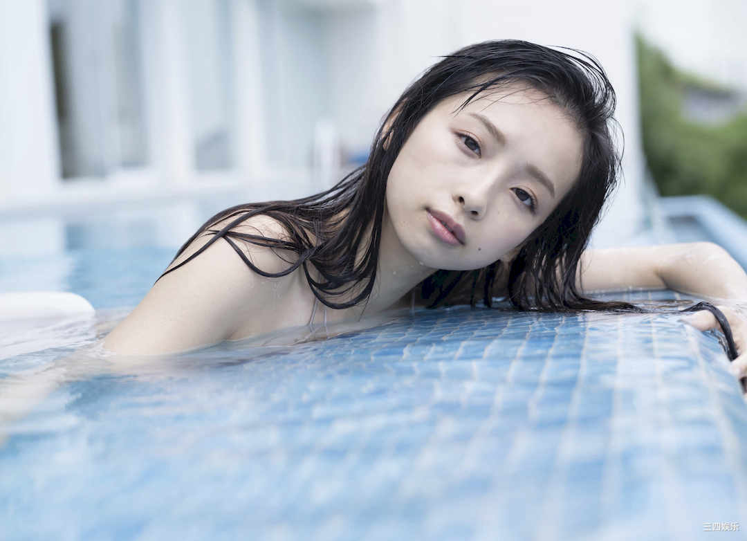 华村飞鸟写真集《ビキニでシャワー》高清全本