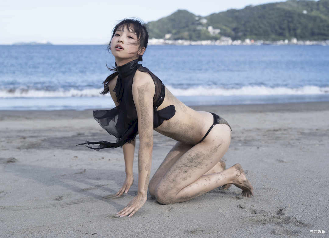 华村飞鸟写真集《ビキニでシャワー》高清全本