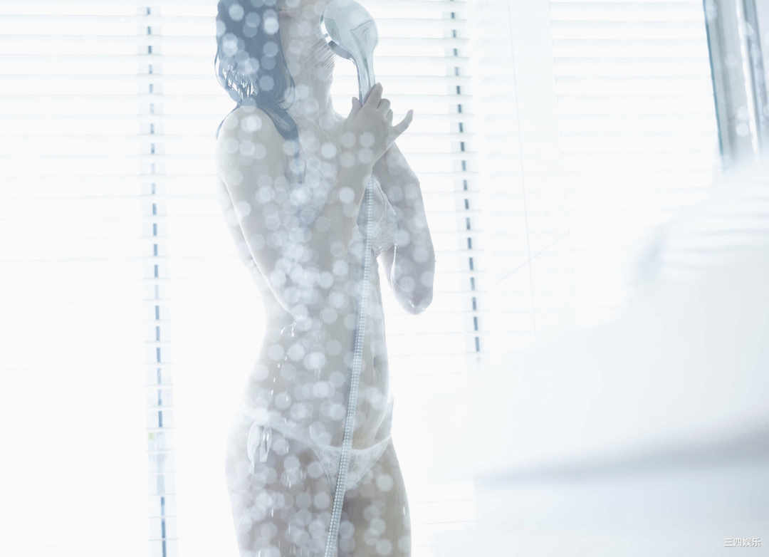 华村飞鸟写真集《ビキニでシャワー》高清全本