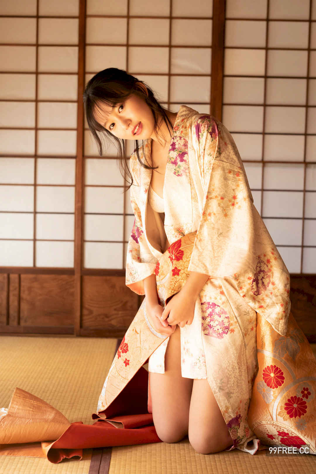 志田音音写真集《艶やかに咲く。》高清全本