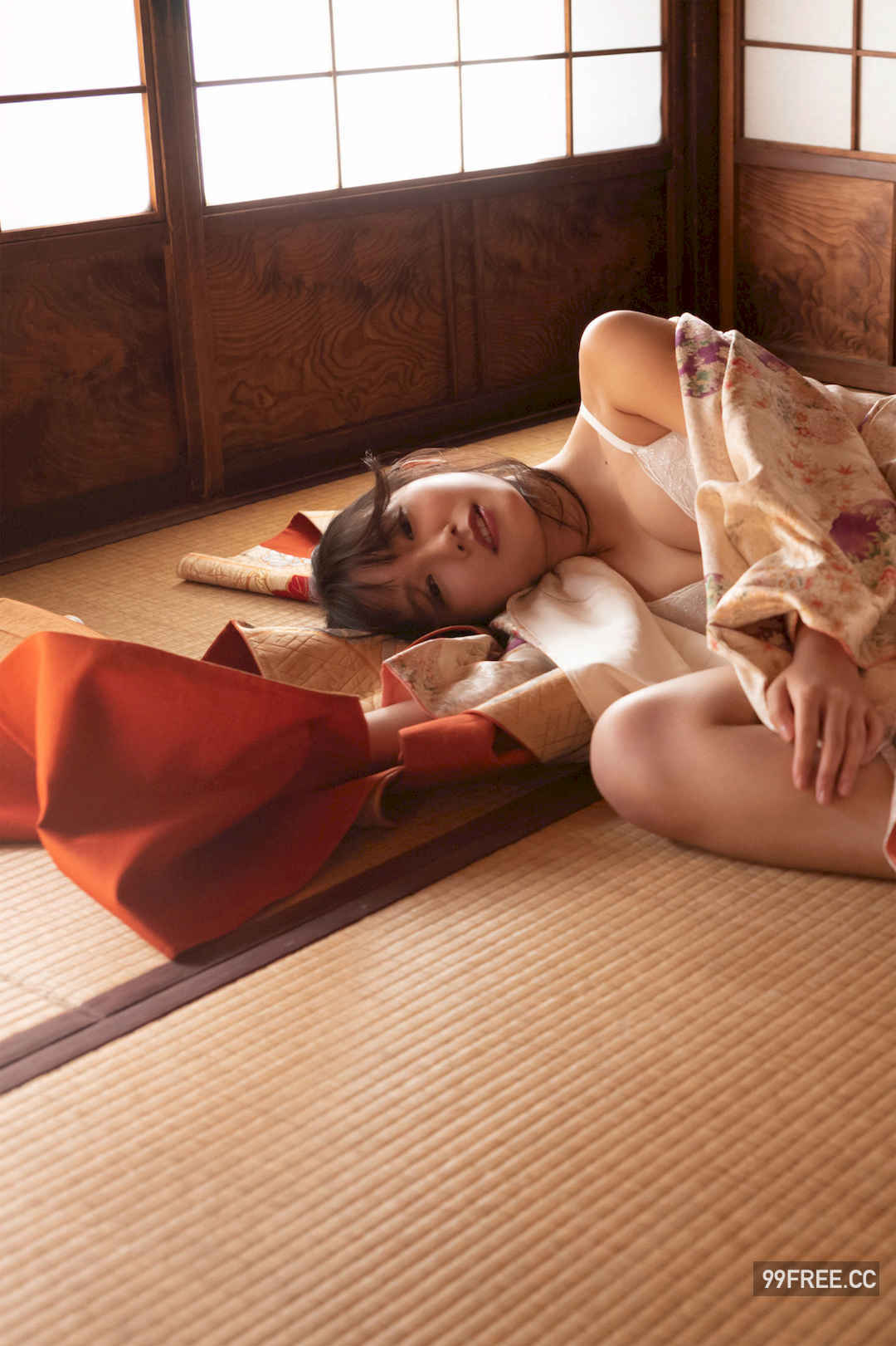 志田音音写真集《艶やかに咲く。》高清全本