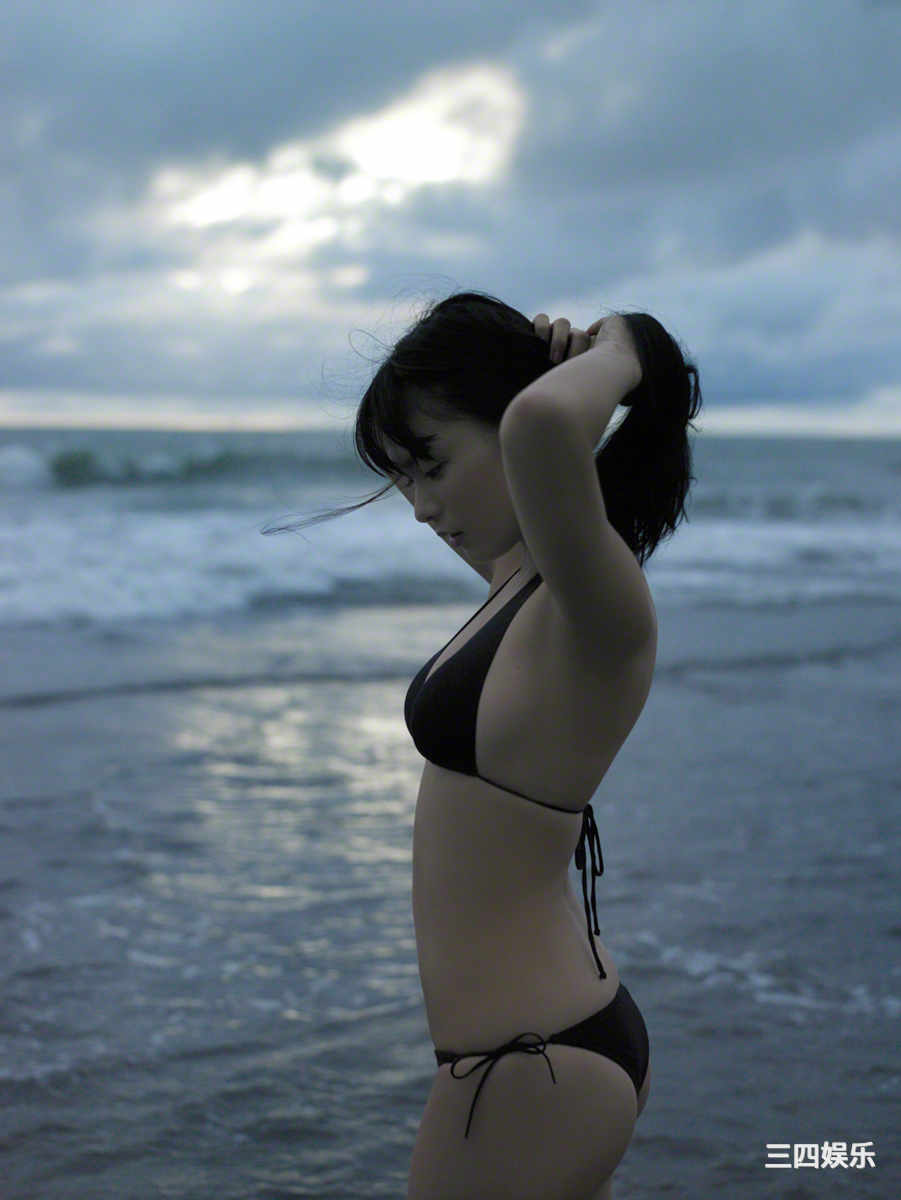 星名美津纪写真集《[Wanibooks] No.121 Mizuki Hosina 星名美津紀》高清全本