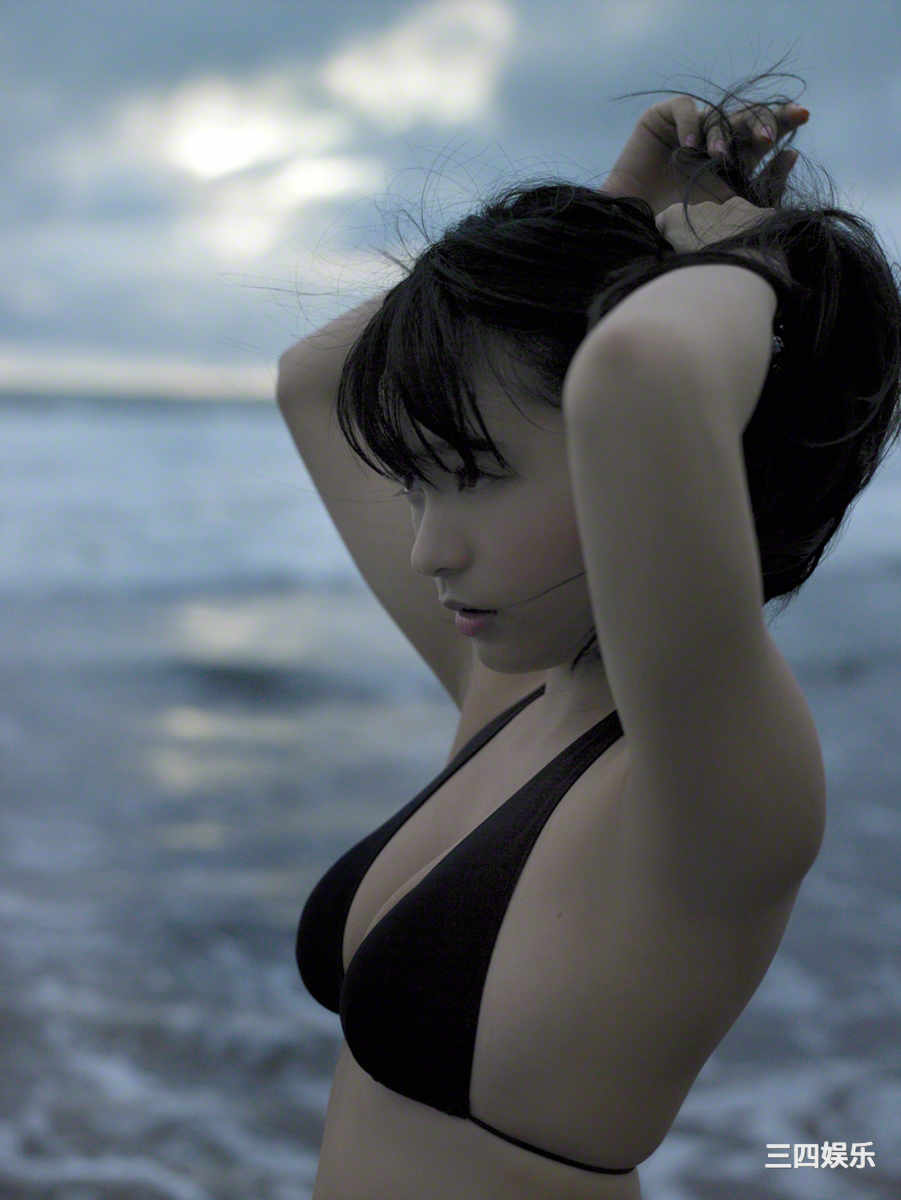 星名美津纪写真集《[Wanibooks] No.121 Mizuki Hosina 星名美津紀》高清全本