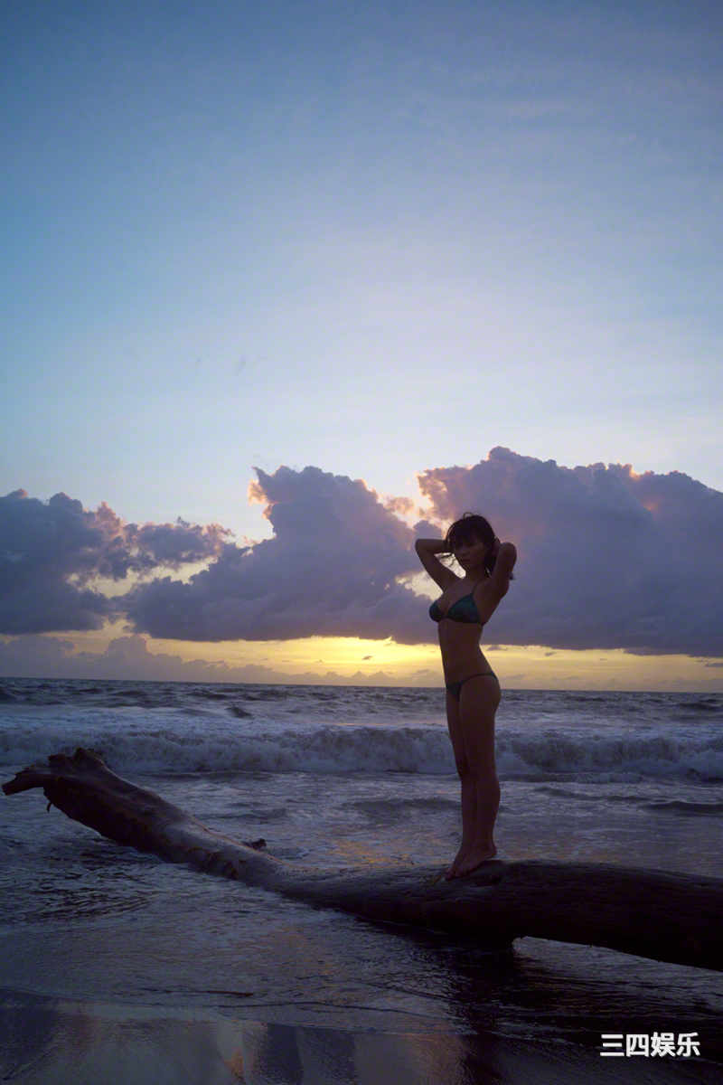 星名美津纪写真集《[Wanibooks] No.121 Mizuki Hosina 星名美津紀》高清全本