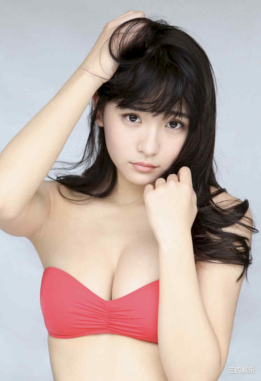 浅川梨奈写真集《夢見るＥカップ》高清全本