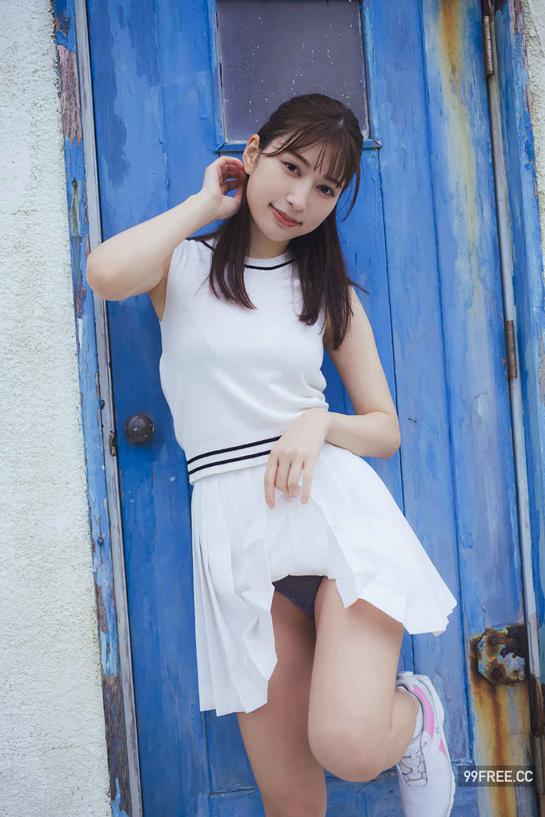 雪平莉左写真集《極上チラリズム》高清全本