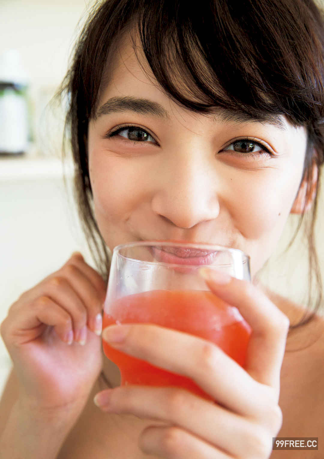 都丸纱也华1ST写真集《とまるまる》高清全本