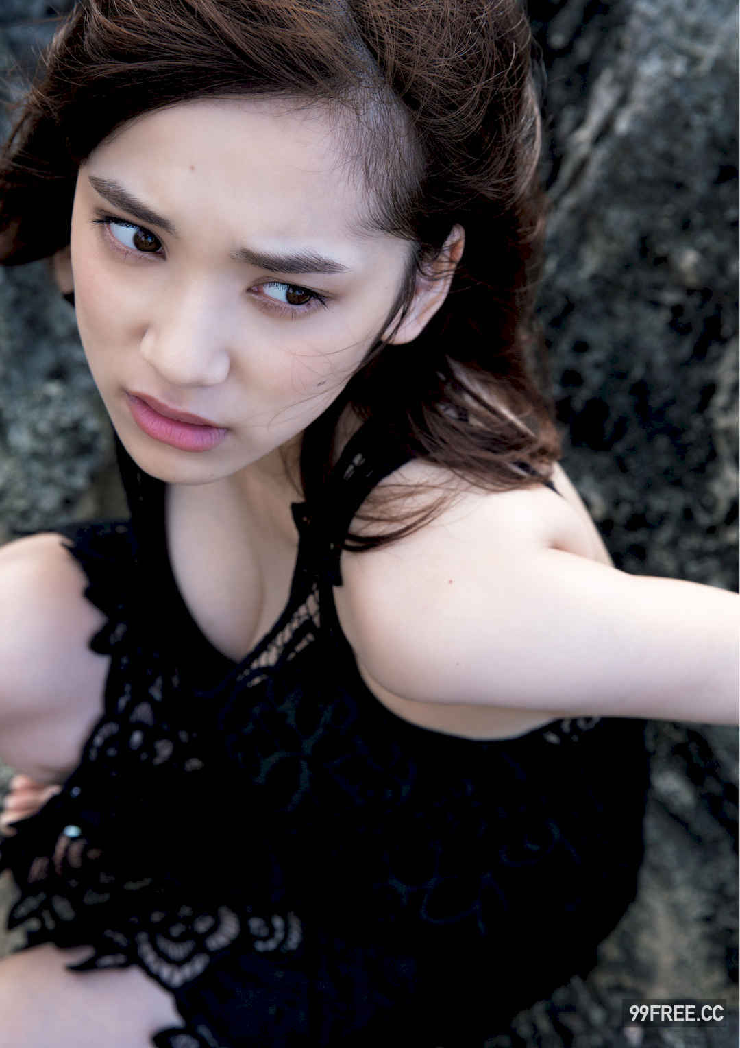 都丸纱也华1ST写真集《とまるまる》高清全本