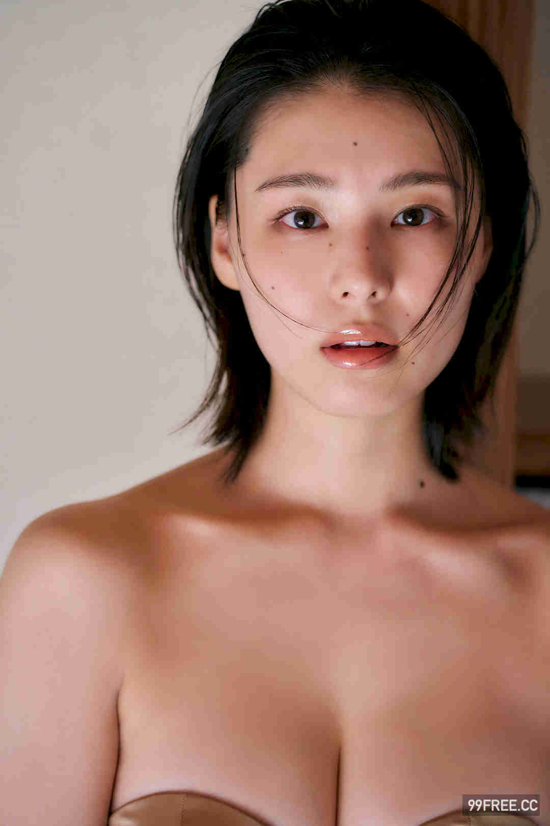 相乐伊织写真集《Blue Halation》高清全本