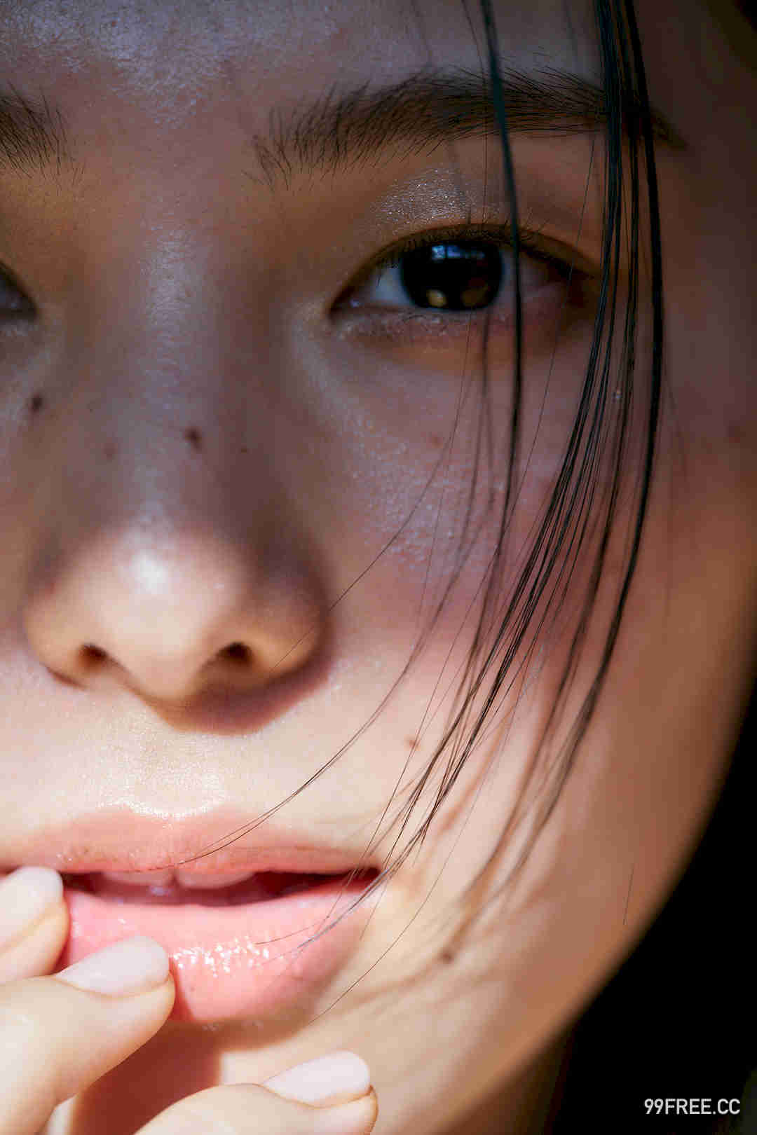 相乐伊织写真集《Blue Halation》高清全本